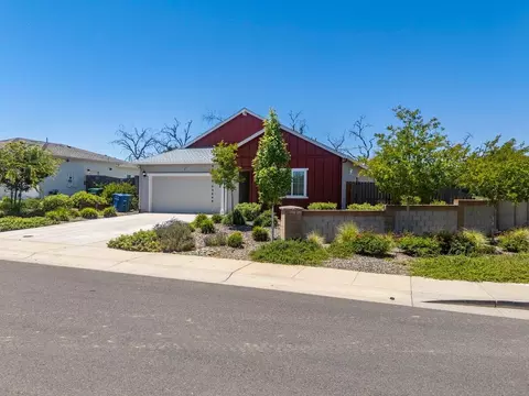 3895 Thea Dr, Redding, CA 96001