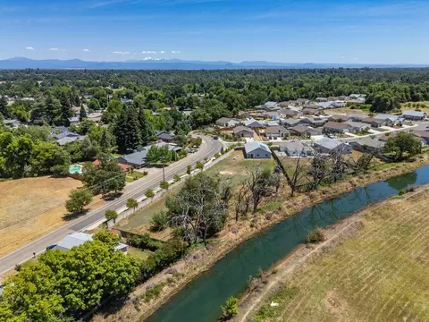 View/Area - 3895 Thea Dr, Redding, CA 96001 photo 2 of 3