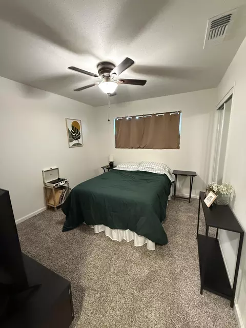 Bedroom - 1437 Hemlock Ave, Anderson, CA 96007 photo 7 of 8