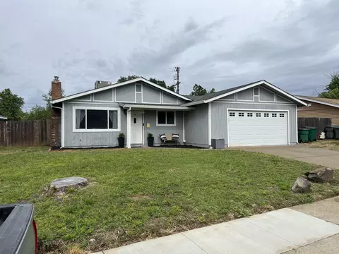 Exterior - 1437 Hemlock Ave, Anderson, CA 96007 photo 2 of 7