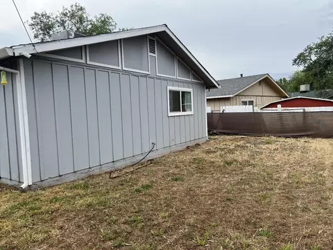 Exterior - 1437 Hemlock Ave, Anderson, CA 96007 photo 7 of 7
