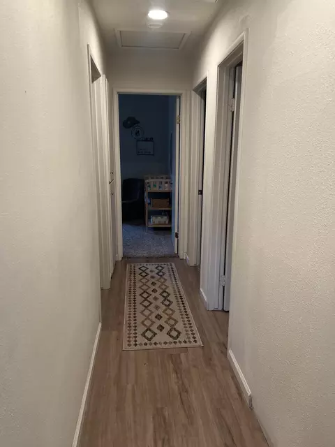 Entry Way - 1437 Hemlock Ave, Anderson, CA 96007 photo 2 of 2