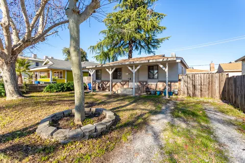 1012 State St, Redding, CA 96001