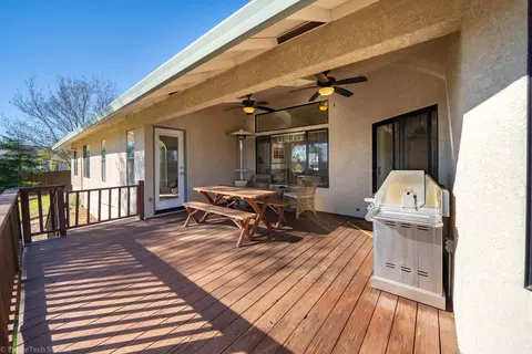 Exterior - 4689 Oak Glen Dr, Redding, CA 96001 photo 3 of 21