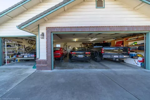 Exterior - 4689 Oak Glen Dr, Redding, CA 96001 photo 18 of 21