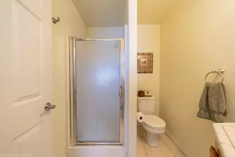 Bath - 4689 Oak Glen Dr, Redding, CA 96001 photo 7 of 7