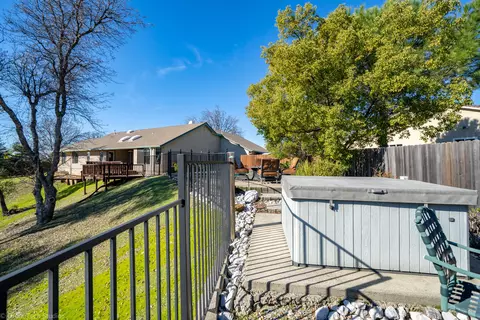 Exterior - 4689 Oak Glen Dr, Redding, CA 96001 photo 13 of 21