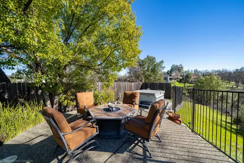 Exterior - 4689 Oak Glen Dr, Redding, CA 96001 photo 10 of 21