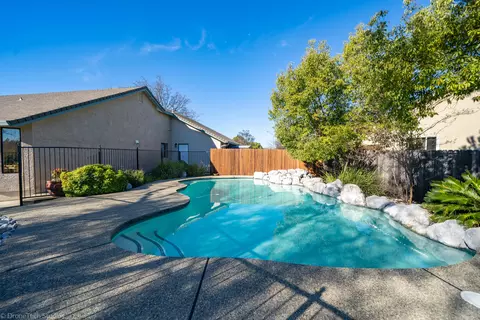 Exterior - 4689 Oak Glen Dr, Redding, CA 96001 photo 9 of 21