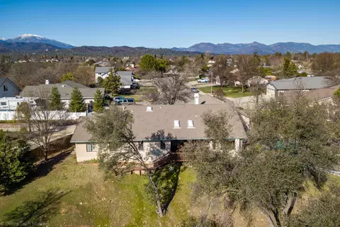 View/Area - 4689 Oak Glen Dr, Redding, CA 96001 photo 5 of 9