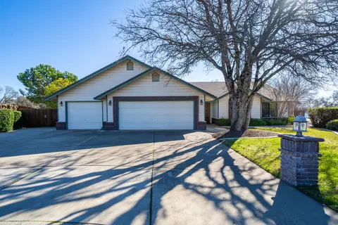 Exterior - 4689 Oak Glen Dr, Redding, CA 96001 photo 11 of 21