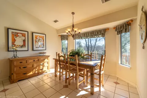Dining - 4689 Oak Glen Dr, Redding, CA 96001 photo 1 of 2