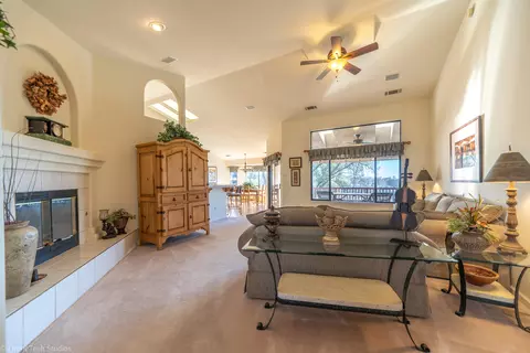 Living - 4689 Oak Glen Dr, Redding, CA 96001 photo 3 of 5