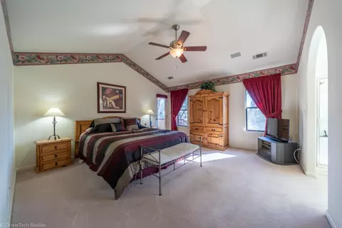 Bedroom - 4689 Oak Glen Dr, Redding, CA 96001 photo 1 of 5