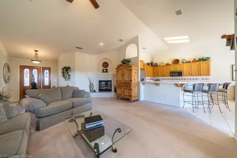 Living - 4689 Oak Glen Dr, Redding, CA 96001 photo 2 of 5