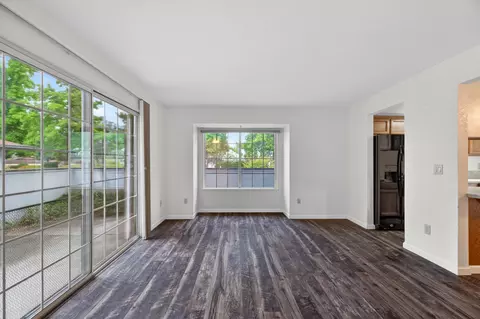 Living - 200 Ridgetop Dr #22, Redding, CA 96003 photo 2 of 4