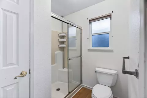 Bath - 200 Ridgetop Dr #22, Redding, CA 96003 photo 4 of 6