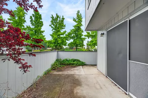 Exterior - 200 Ridgetop Dr #22, Redding, CA 96003 photo 2 of 6