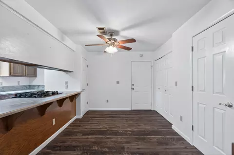 Entry Way - 200 Ridgetop Dr #22, Redding, CA 96003 photo 1 of 2