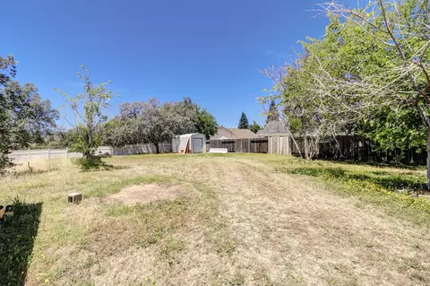 Exterior - 4448 Rose Terrace Dr, Redding, CA 96001 photo 6 of 8