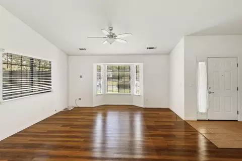 Living - 4448 Rose Terrace Dr, Redding, CA 96001 photo 3 of 4