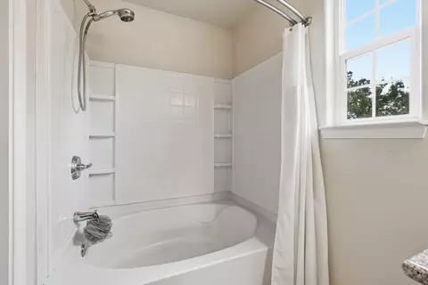 Bath - 2393 Shining Star Way, Redding, CA 96003 photo 5 of 6