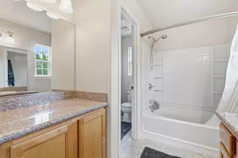 Bath - 2393 Shining Star Way, Redding, CA 96003 photo 4 of 6