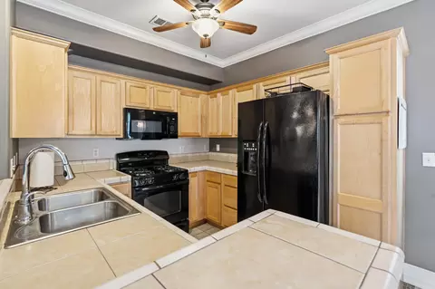 Kitchen - 2393 Shining Star Way, Redding, CA 96003 photo 1 of 3