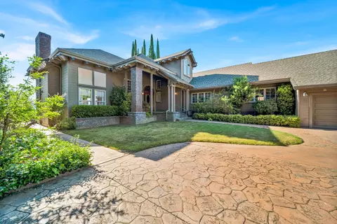 1744 N Bechelli Ln, Redding, CA 96002