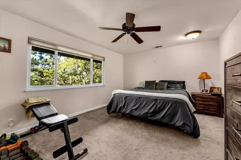 Bedroom - 14805 Hilltop Dr, Red Bluff, CA 96080 photo 11 of 13
