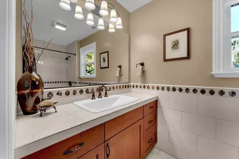Bath - 14805 Hilltop Dr, Red Bluff, CA 96080 photo 5 of 10