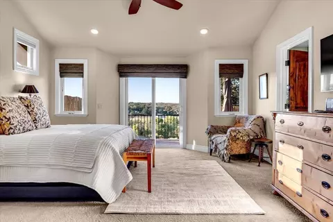 Bedroom - 14805 Hilltop Dr, Red Bluff, CA 96080 photo 2 of 13
