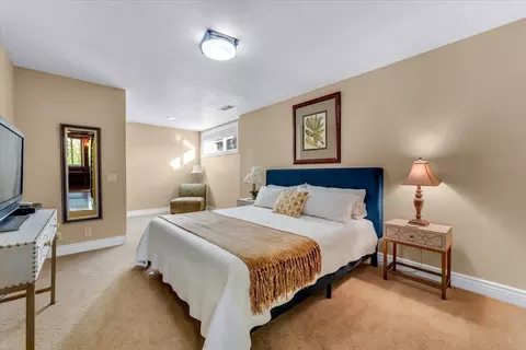 Bedroom - 14805 Hilltop Dr, Red Bluff, CA 96080 photo 6 of 13