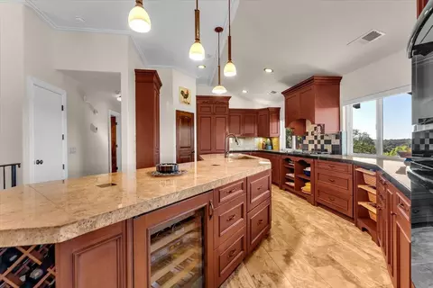 Kitchen - 14807 Hilltop Dr, Red Bluff, CA 96080 photo 5 of 7