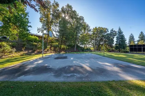 Exterior - 14807 Hilltop Dr, Red Bluff, CA 96080 photo 6 of 12