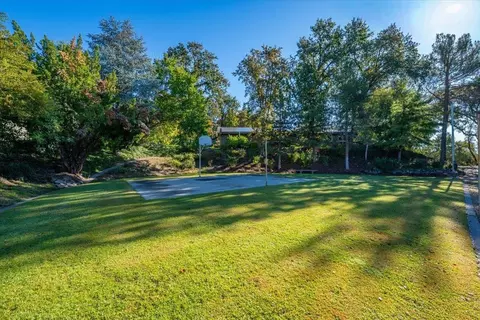 Exterior - 14807 Hilltop Dr, Red Bluff, CA 96080 photo 5 of 12