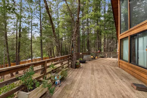 Exterior - 200 Button Rd, Weaverville, CA 96093 photo 5 of 21
