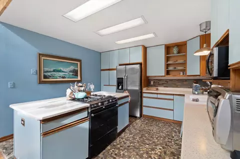 Kitchen - 200 Button Rd, Weaverville, CA 96093 photo 2 of 2