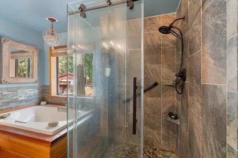 Bath - 200 Button Rd, Weaverville, CA 96093 photo 2 of 5