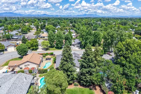 View/Area - 1925 Jeanae Ct, Redding, CA 96002 photo 3 of 6