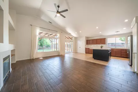 Living - 1925 Jeanae Ct, Redding, CA 96002 photo 5 of 6