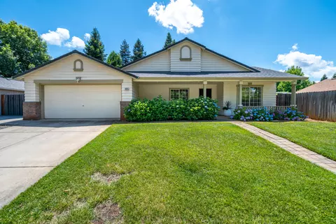 1925 Jeanae Ct, Redding, CA 96002