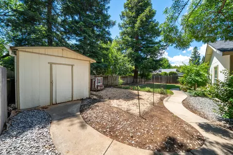 Exterior - 1925 Jeanae Ct, Redding, CA 96002 photo 11 of 14