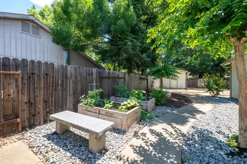 Exterior - 1925 Jeanae Ct, Redding, CA 96002 photo 12 of 14
