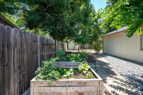 Exterior - 1925 Jeanae Ct, Redding, CA 96002 photo 13 of 14