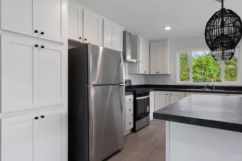 Kitchen - 11258 Iron Mountain Rd, Redding, CA 96001 photo 5 of 7