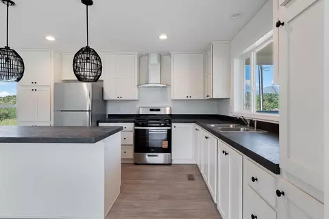 Kitchen - 11258 Iron Mountain Rd, Redding, CA 96001 photo 2 of 7