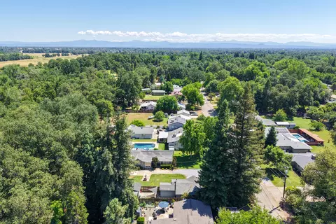 View/Area - 2470 Sacramento Dr, Redding, CA 96001 photo 4 of 8