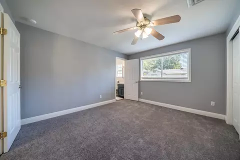 Bedroom - 2470 Sacramento Dr, Redding, CA 96001 photo 3 of 7