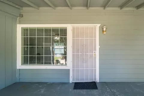Exterior - 2470 Sacramento Dr, Redding, CA 96001 photo 14 of 28